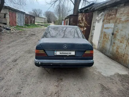 Mercedes-Benz E 230 1992 года за 600 000 тг. в Конаев (Капшагай) – фото 2