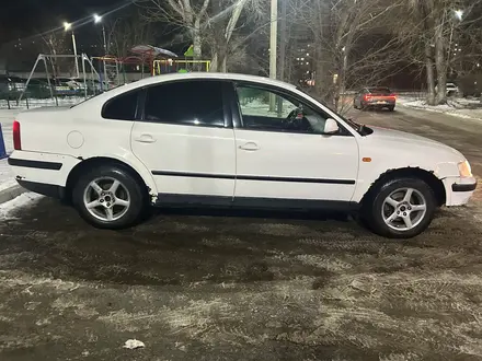 Volkswagen Passat 1997 года за 1 800 000 тг. в Павлодар – фото 3