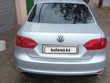 Volkswagen Jetta 2013 года за 5 500 000 тг. в Уральск – фото 2