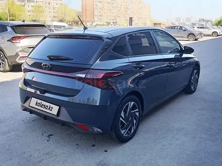 Hyundai i20 2023 года за 7 300 000 тг. в Усть-Каменогорск – фото 2