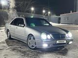 Mercedes-Benz E 320 2000 годаfor5 500 000 тг. в Семей