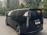 Hyundai Staria 2022 годаүшін24 800 000 тг. в Алматы – фото 4