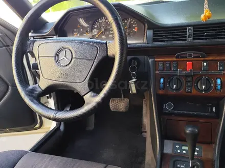 Mercedes-Benz E 280 1995 года за 2 500 000 тг. в Алматы – фото 9