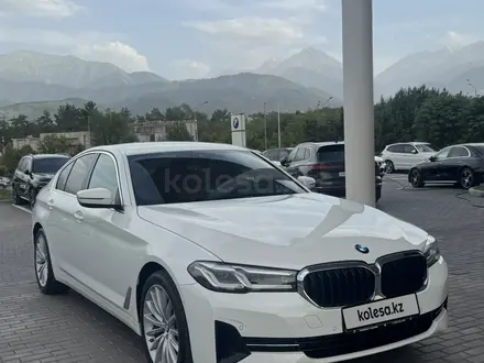 BMW 5 серия 2022 года за 24 300 000 тг. в Алматы – фото 4