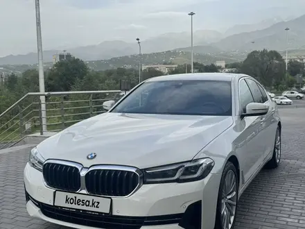 BMW 5 серия 2022 года за 24 300 000 тг. в Алматы – фото 3