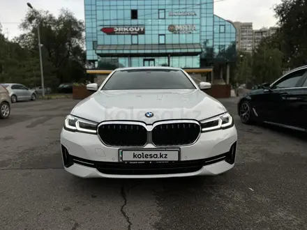 BMW 5 серия 2022 года за 24 300 000 тг. в Алматы – фото 5
