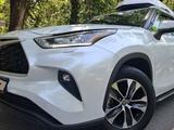 Toyota Highlander 2022 года за 27 900 000 тг. в Алматы