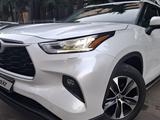 Toyota Highlander 2022 годаүшін27 900 000 тг. в Алматы