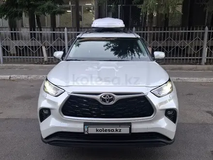 Toyota Highlander 2022 года за 27 900 000 тг. в Алматы – фото 28