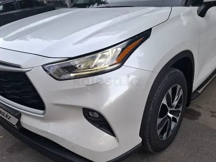 Toyota Highlander 2022 года за 27 900 000 тг. в Алматы – фото 30