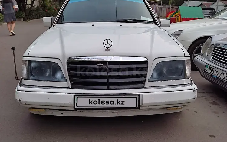 Mercedes-Benz E 220 1994 года за 1 500 000 тг. в Алматы