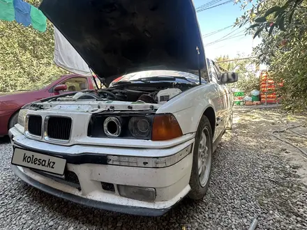 BMW 328 1992 года за 1 350 000 тг. в Алматы