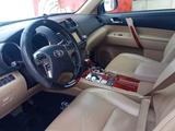 Toyota Highlander 2012 года за 12 500 000 тг. в Астана – фото 2