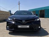 Toyota Camry 2021 года за 13 500 000 тг. в Жанаозен – фото 4