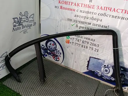Уплотнитель стекла двери BMW E46 за 8 657 тг. в Алматы