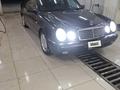 Mercedes-Benz E 320 1997 года за 3 800 000 тг. в Жанаозен – фото 2