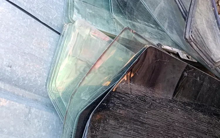 Авто стекло за 5 000 тг. в Алматы