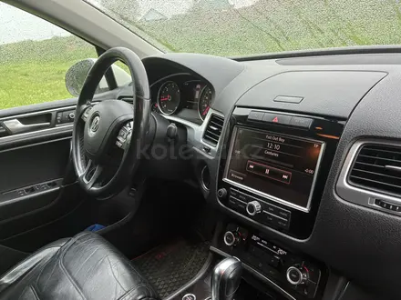 Volkswagen Touareg 2011 года за 11 000 000 тг. в Алматы – фото 7