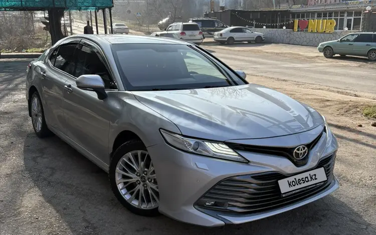 Toyota Camry 2018 года за 12 600 000 тг. в Алматы