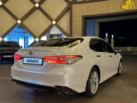 Toyota Camry 2020 года за 13 500 000 тг. в Астана – фото 4