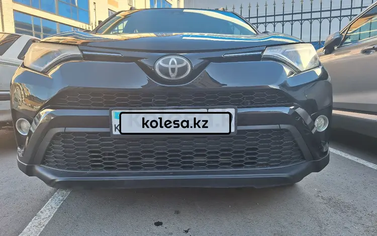 Toyota RAV4 2017 года за 13 800 000 тг. в Караганда