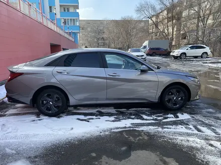 Hyundai Elantra 2021 года за 12 300 000 тг. в Алматы – фото 3