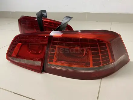 Фонарь задний Volkswagen Passat за 1 000 тг. в Астана