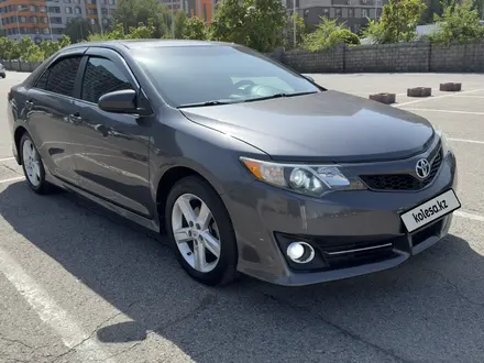 Toyota Camry 2013 года за 9 200 000 тг. в Алматы – фото 2