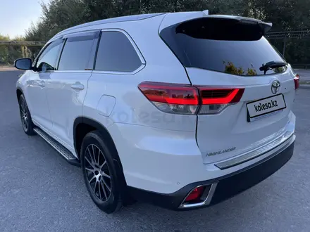 Toyota Highlander 2019 года за 22 900 000 тг. в Алматы – фото 11