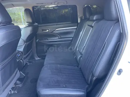 Toyota Highlander 2019 года за 22 900 000 тг. в Алматы – фото 27