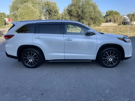 Toyota Highlander 2019 года за 22 900 000 тг. в Алматы – фото 8