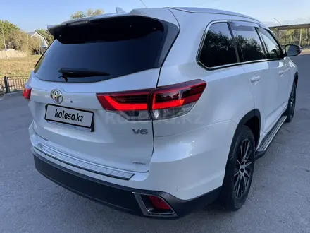 Toyota Highlander 2019 года за 22 900 000 тг. в Алматы – фото 9