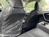 Toyota RAV4 Luxe+ 2024 года за 18 950 000 тг. в Атырау – фото 5