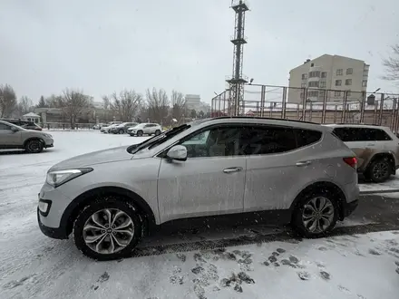 Hyundai Santa Fe 2014 года за 9 500 000 тг. в Астана – фото 2