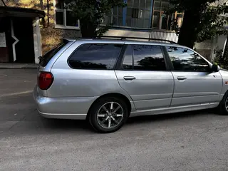 Nissan Primera, 2001