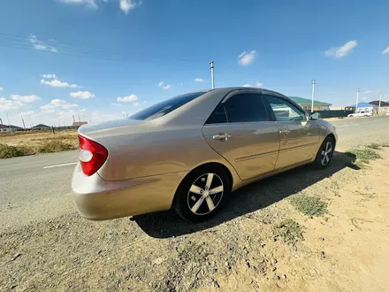 Toyota Camry 2003 года за 4 800 000 тг. в Атырау – фото 2