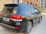 Toyota Land Cruiser 2017 года за 32 500 000 тг. в Актобе – фото 3