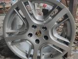 ОРИГИНАЛЬНЫЕ диски R 19 для PORSCHE Cayenne (ПОРШ КАЙЕН) за 200 000 тг. в Алматы