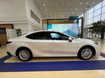 Toyota Camry Elegance 2025 года за 20 790 000 тг. в Караганда – фото 4