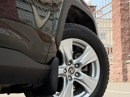 Toyota RAV4 2019 года за 12 500 000 тг. в Алматы – фото 12