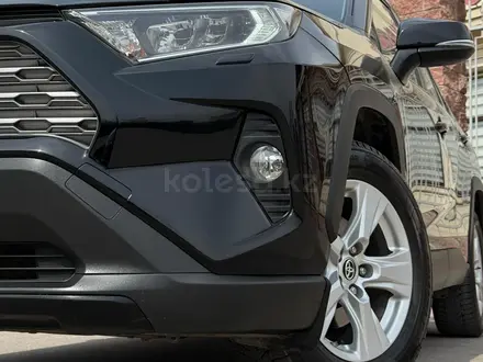 Toyota RAV4 2019 года за 12 500 000 тг. в Алматы – фото 27