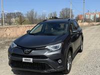 Toyota RAV4 2017 года за 10 000 000 тг. в Актобе