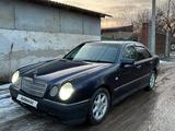 Mercedes-Benz E 320 1998 годаfor2 500 000 тг. в Алматы