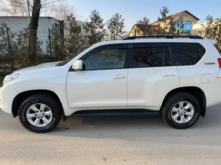 Toyota Land Cruiser Prado 2011 года за 14 100 000 тг. в Алматы – фото 4