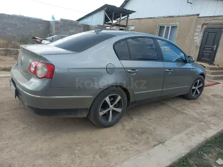 Volkswagen Passat 2006 года за 2 300 000 тг. в Боралдай – фото 2