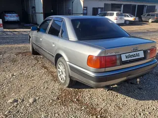 Audi 100