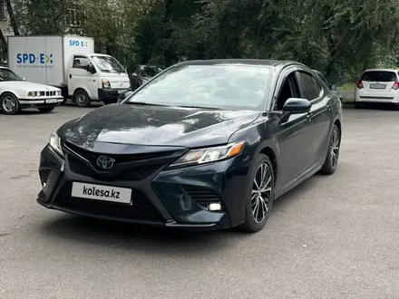 Toyota Camry 2019 года за 11 500 000 тг. в Алматы – фото 2