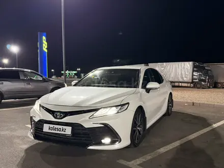 Toyota Camry 2021 года за 14 500 000 тг. в Шымкент – фото 3