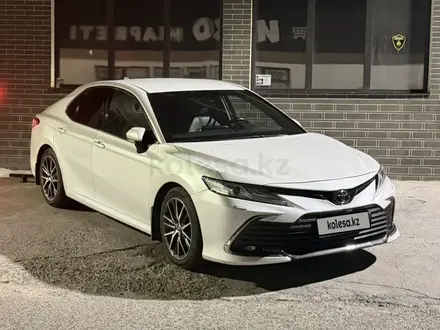 Toyota Camry 2021 года за 14 500 000 тг. в Шымкент – фото 9