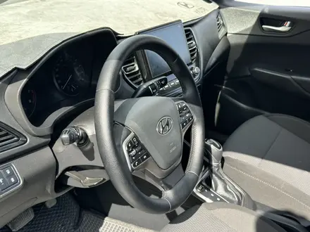 Hyundai Accent 2020 года за 6 990 000 тг. в Актобе – фото 7
